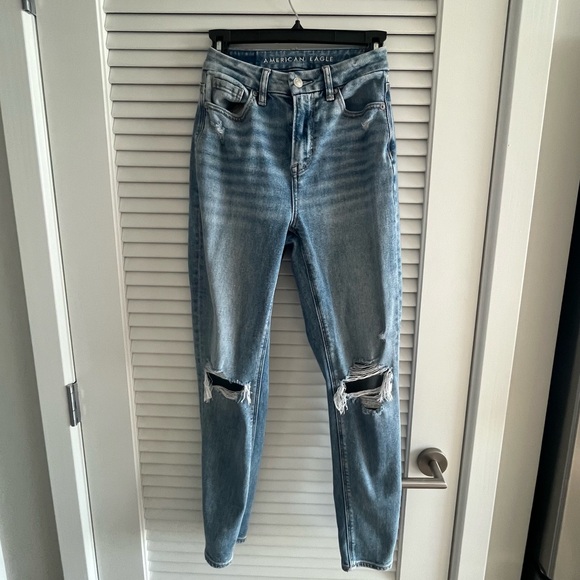 destroyed mom jeans - Picture 1 of 3